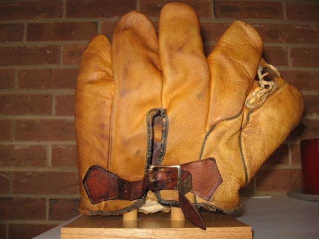 Eddie Marshall Pennant Back